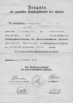 Zeugnis HE 8